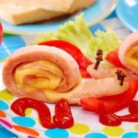 Caracol de salchicha y queso