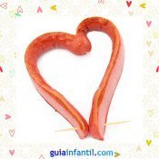 Salchicha en corazón. Recetas saladas para niños