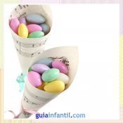 Cucurucho de dulces para regalar en bautizos