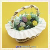 Cesta de caramelos. Regalos para bautizos