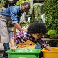Cómo inculcar el hábito de reciclar a los niños