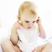 Bebé o niño sordo