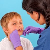 Puntos de sutura en las heridas de los niños