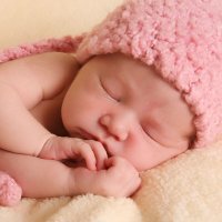 Bebe de 6 meses y piscina