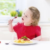 ¿Cuánto tiempo necesita un niño para comer?