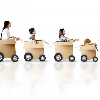 Juegos para niños con cajas de cartón recicladas