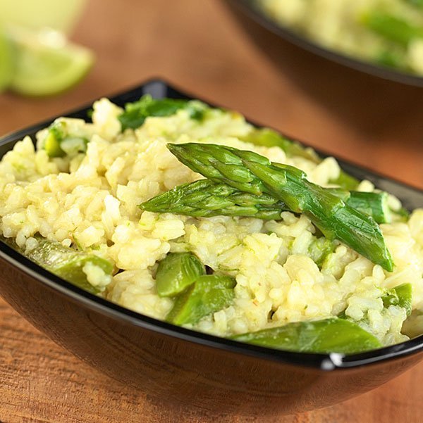 Risotto vegetariano de espárragos trigueros y berenjena