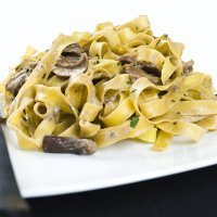 Pasta con setas y champiñones, receta fácil y rápida
