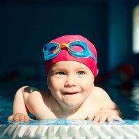 Beneficios de la iniciación acuática para los bebés