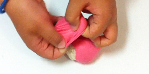 Cubrir la pelota con otro globo para dar más resistencia