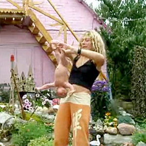 Acrobacias con bebé