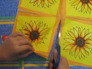 Recorte un cuadro de la servilleta