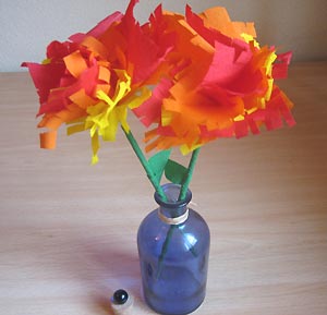 ¡La flor de papel está hecha!