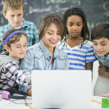 Profesores influencers de Venezuela que enseñan que la educación no tiene límites