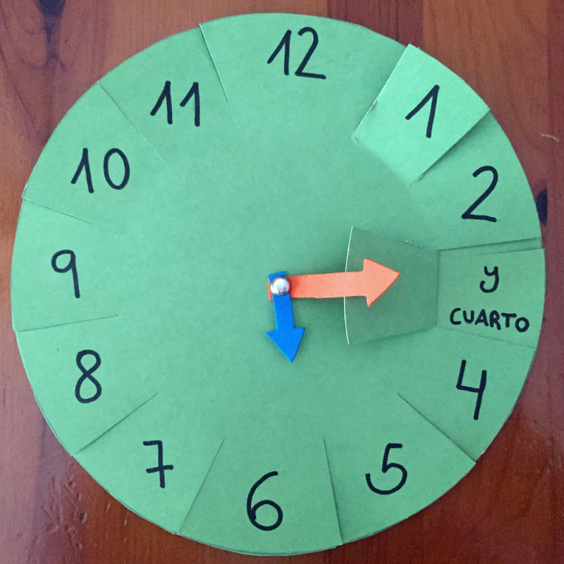 Reloj casero facilísimo de hacer para que los aprendan las horas