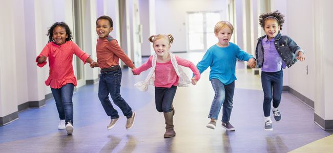 Cuando los padres lloran al llevar a los niños a la escuela