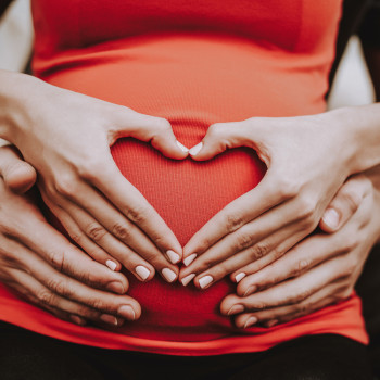 Semana 8 del bebé en la tripa de mamá. Los dedos empiezan a formarse