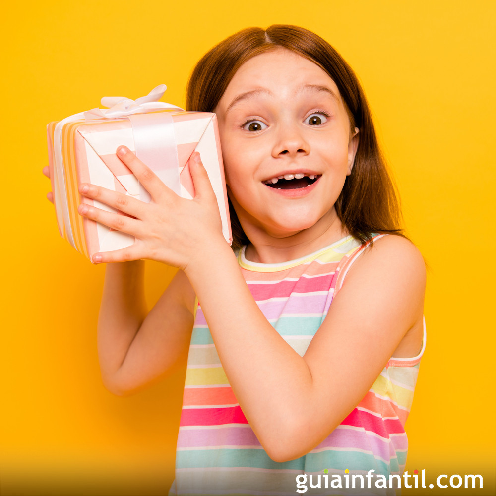 Guía para regalar a los niños según su (y acertar con el regalo)