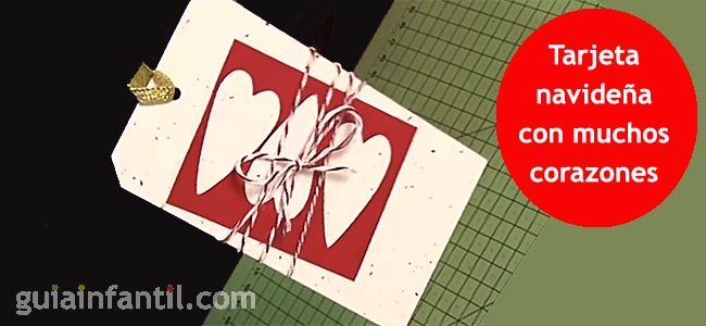 tarjeta de Navidad llena de corazones