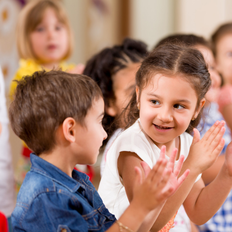 Enseña al niño a ser solidario no solo en Navidad sino todo el año