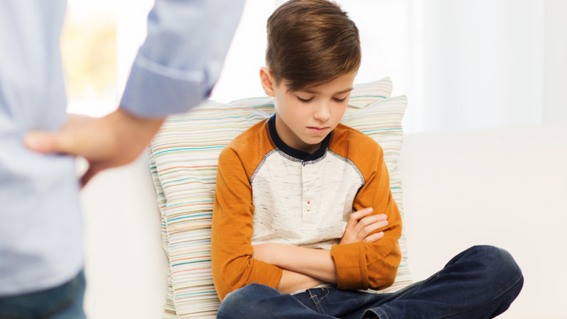 'Mi amigo tiene todo y yo no' o cómo los niños manipulan a sus padres