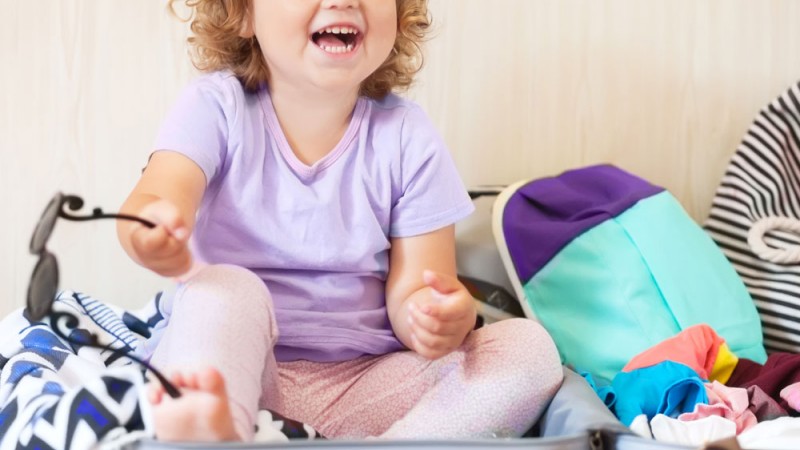 7 interesantes trucos para hacer la maleta de los niños ahorrando espacio