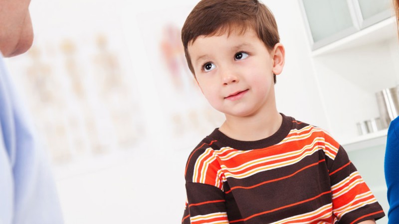 Qué complicaciones pueden darse en el postoperatorio de fimosis en niños