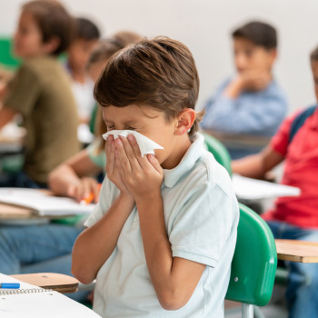 3 buenos motivos para no llevar a un niño al colegio si está enfermo