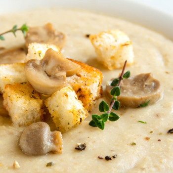 Puré cremoso de champiñones con trocitos para bebés y niños