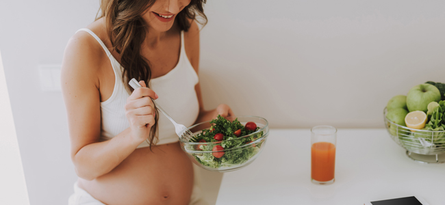 la alimentación durante el embarazo de una mujer con esclerosis