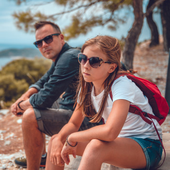 Padres que tienen envidia de sus hijos, ¿es normal?
