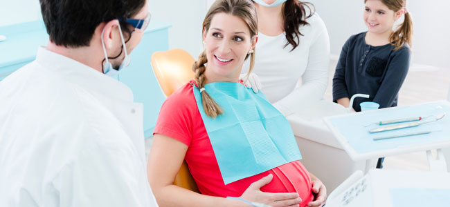El dentista durante el embarazo y la lactancia