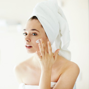 El peligro de las cremas hidratantes en la lactancia materna