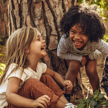 Cómo potenciar fácilmente las 4 hormonas de la felicidad en los niños