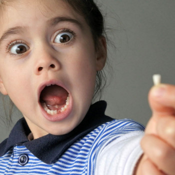 Que significa si el niño sueña que se le caen los dientes