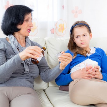 9 remedios de los abuelos desfasados y peligrosos para los niños