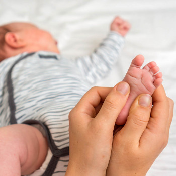 Cómo utilizar la reflexologia para dormir bebés y que tengan felices sueños