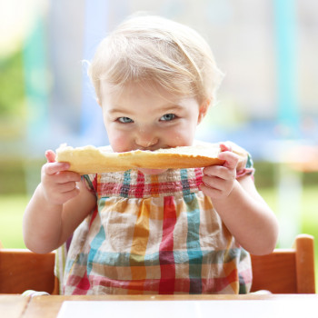 Qué papel juega el pan en la alimentación complementaria del bebé