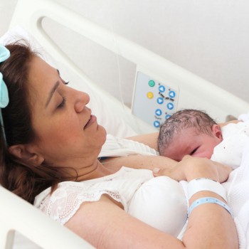 Cuándo y cómo comenzar la lactancia materna