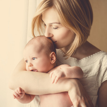 Amor, ternura y más emociones en el primer Día de la Madre de una mujer