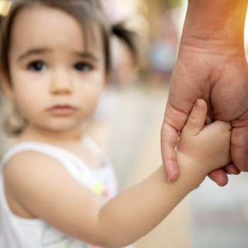 Cómo ayudar a los niños a hacer frente a sus miedos. Vídeo para padres