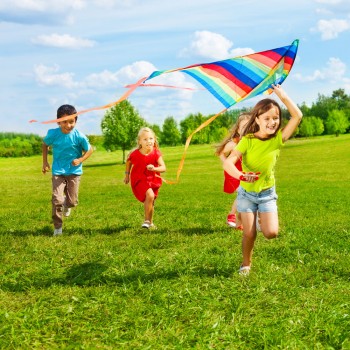 Cómo y dónde volar una cometa con los niños