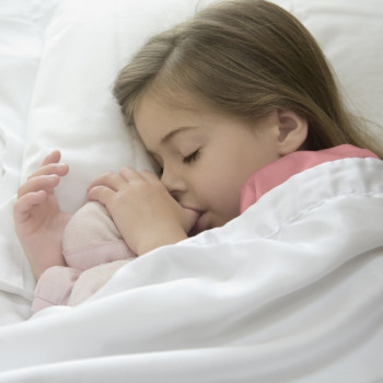 Lo que sí y lo que no hacer para que tu hijo deje de chuparse el dedo