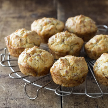 Muffins salados de jamón y queso