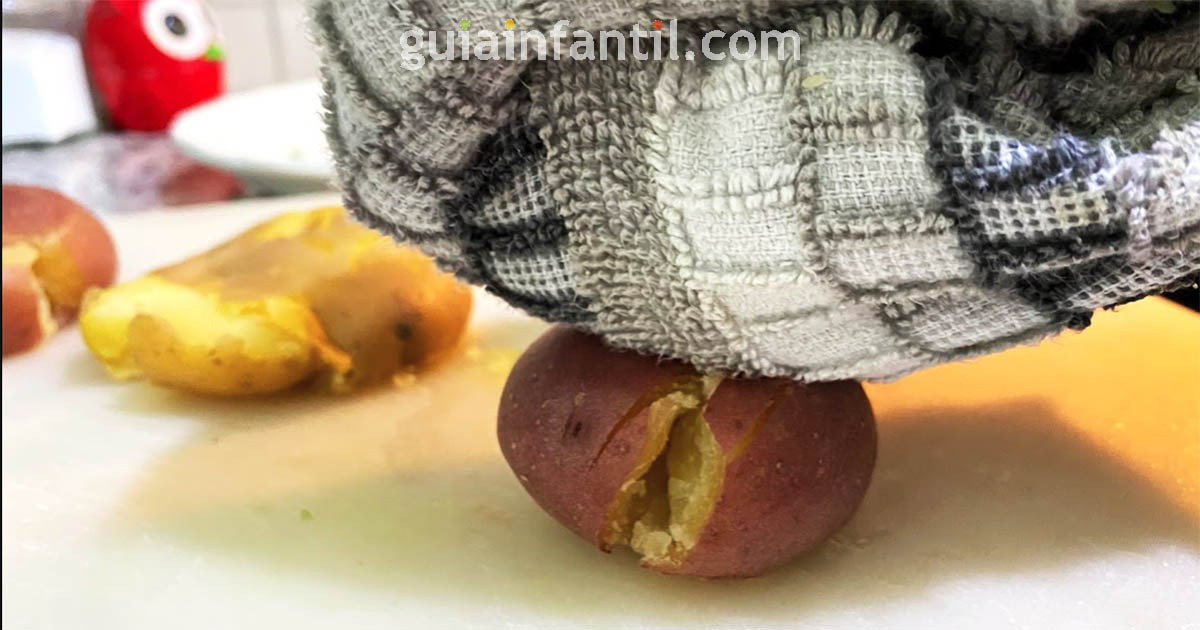 patatas aplastadas. Paso 3