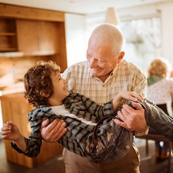 4 razones por las que los abuelos deberían ser eternos