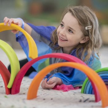 16 entretenidos juegos caseros en solitario para un solo niño