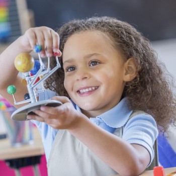 Enseñar al niño a estudiar solo con la técnica del pez y la caña
