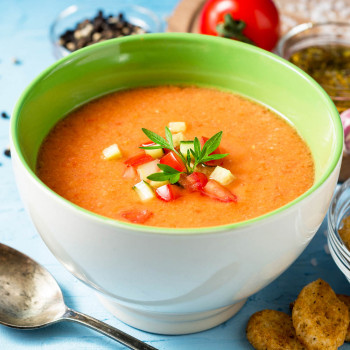Gazpacho andaluz. Receta clásica para niños