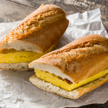 Bocadillo de tortilla francesa